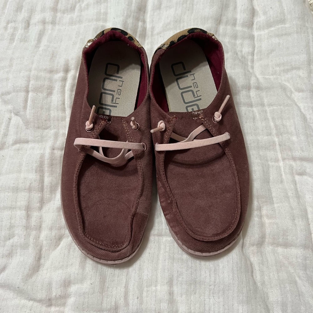 Heydudes worn once size 5